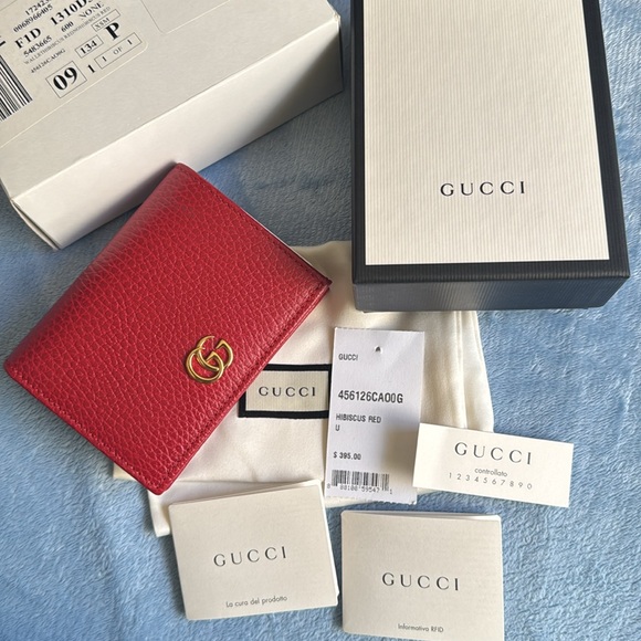 GUCCI Pebbled Calfskin GG Marmont Card Case Hibiscus Red - Picture 1 of 12